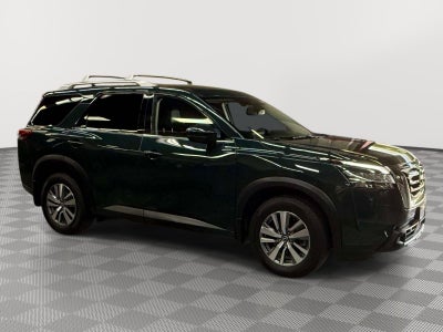 2022 Nissan Pathfinder SL 4WD