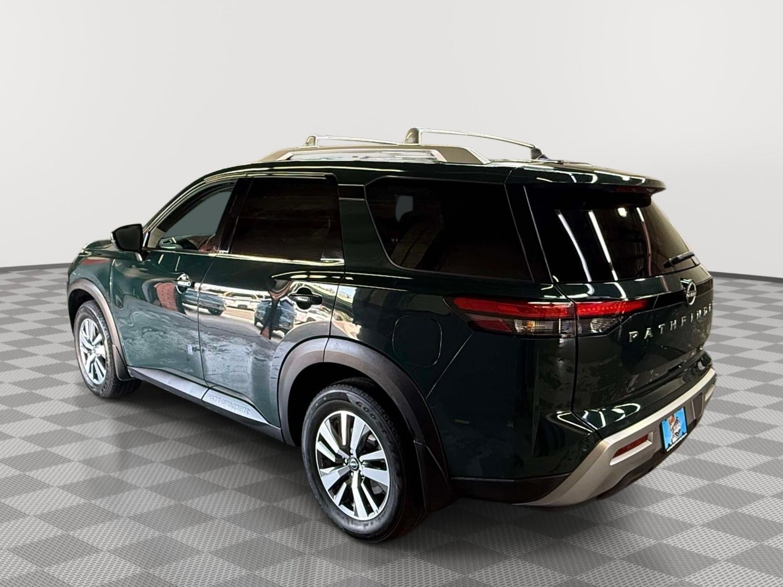 2022 Nissan Pathfinder SL 4WD