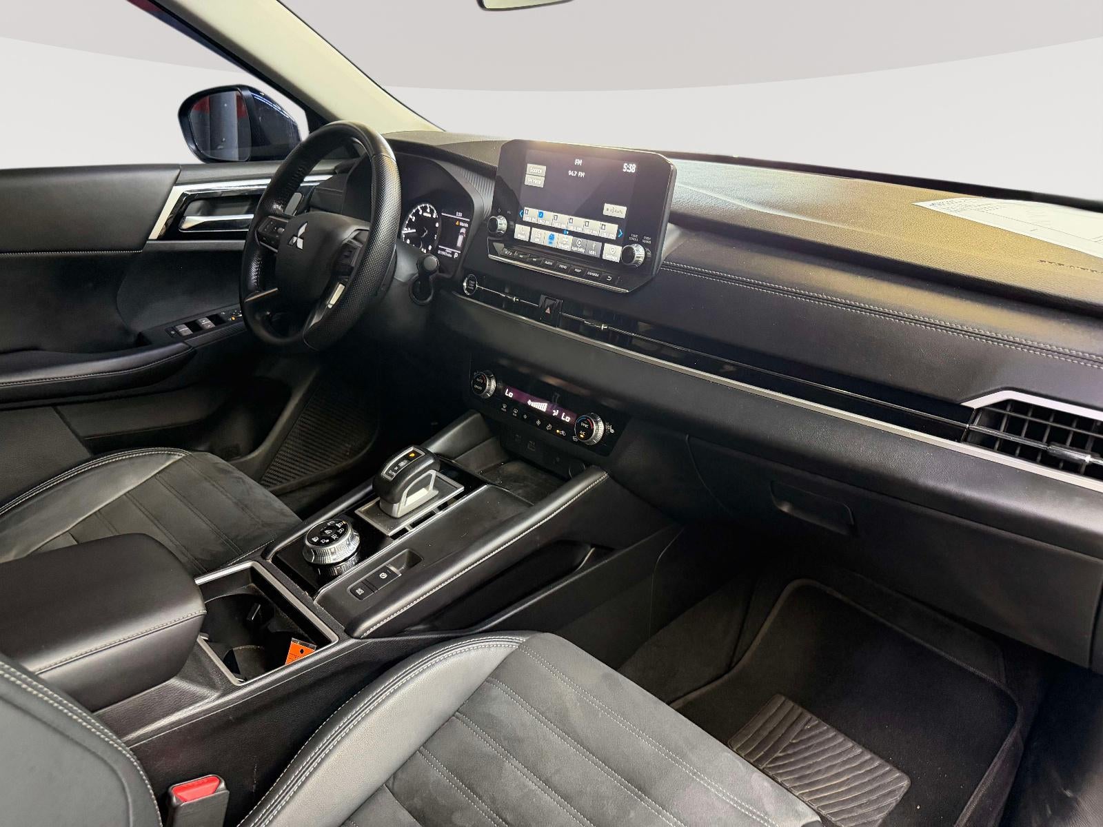 2022 Mitsubishi Outlander SE