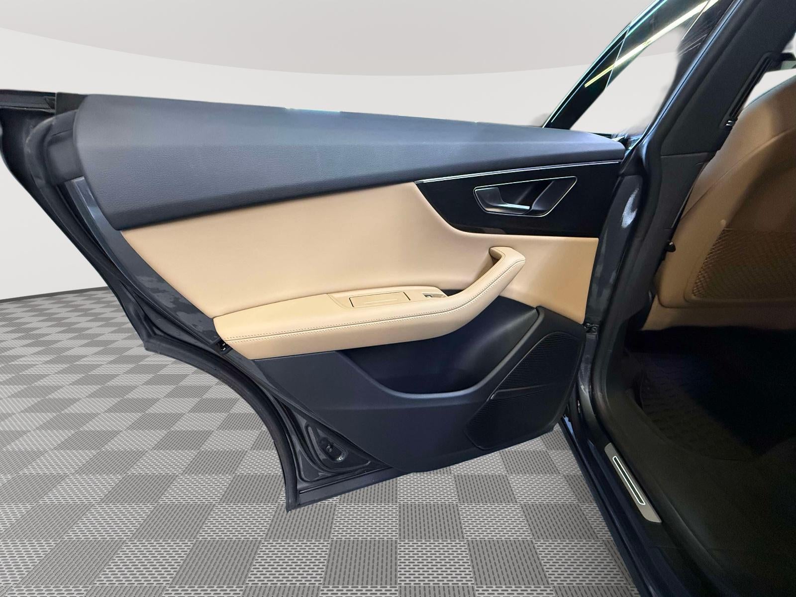 2023 Audi Q8 Premium Plus 55 TFSI quattro Tiptronic