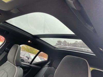 2022 Volvo XC40 T5 R-Design