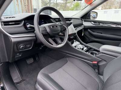 2023 Jeep Grand Cherokee Laredo 4x4