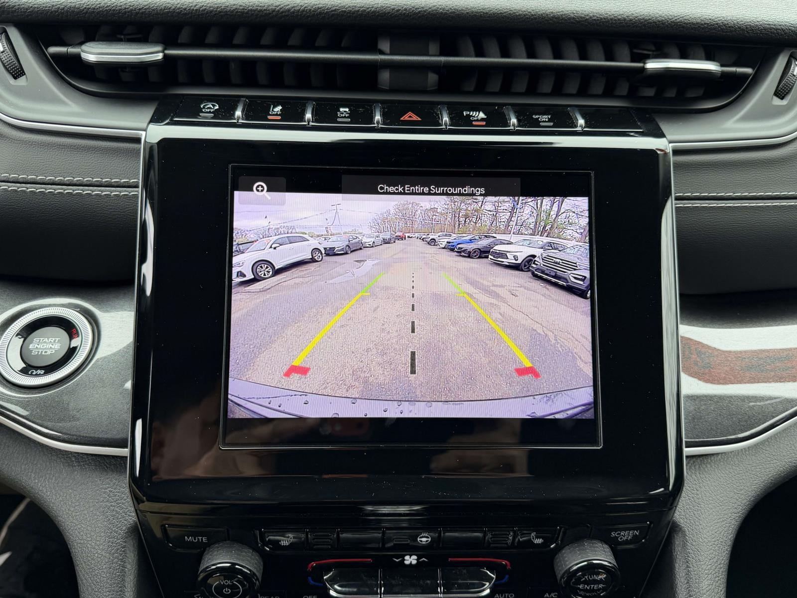 2023 Jeep Grand Cherokee Laredo 4x4