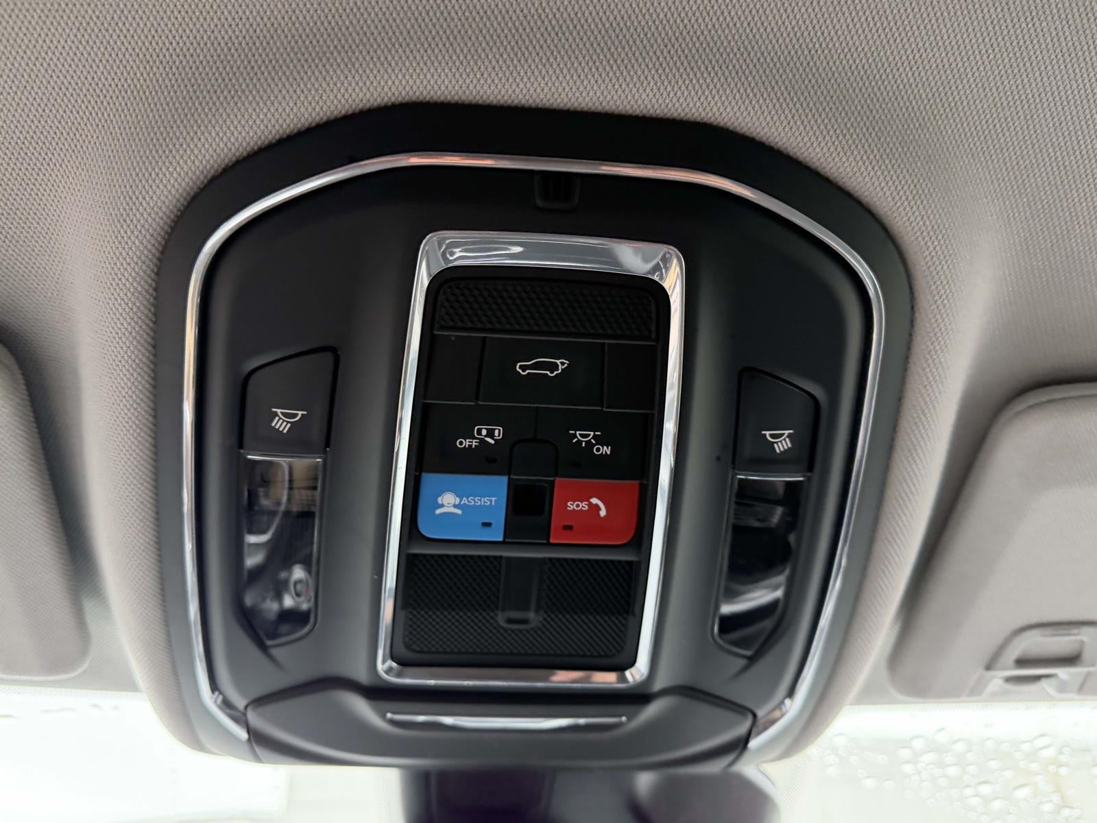 2023 Jeep Grand Cherokee Laredo 4x4