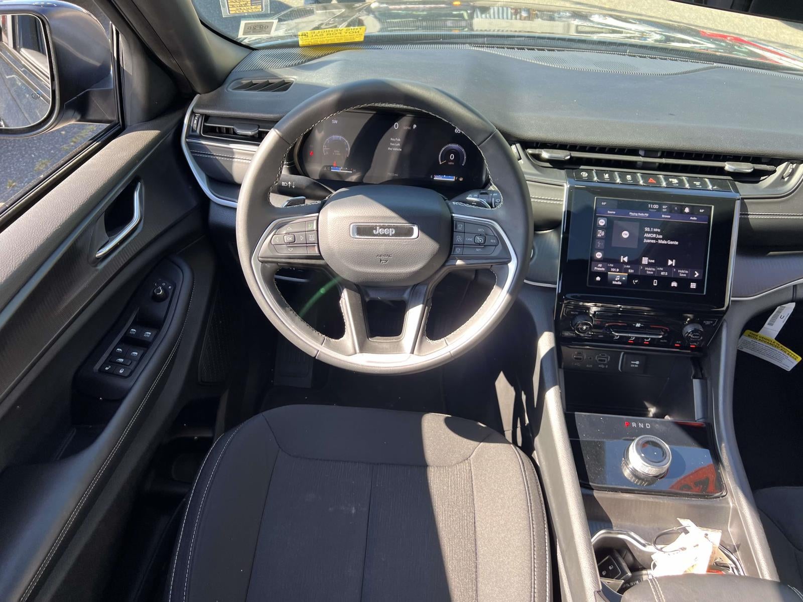 2025 Jeep Grand Cherokee Laredo X 4x4