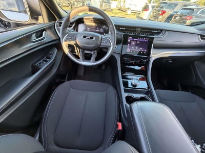 2025 Jeep Grand Cherokee Laredo X 4x4