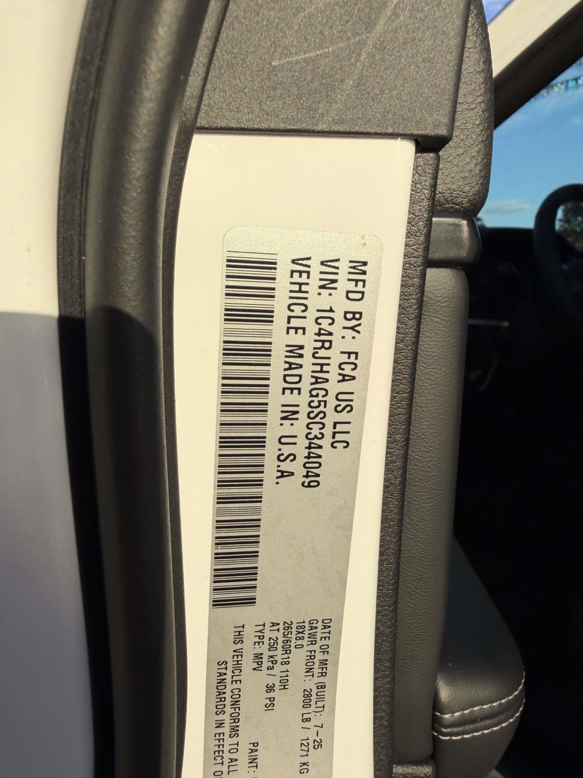 2025 Jeep Grand Cherokee Laredo X 4x4