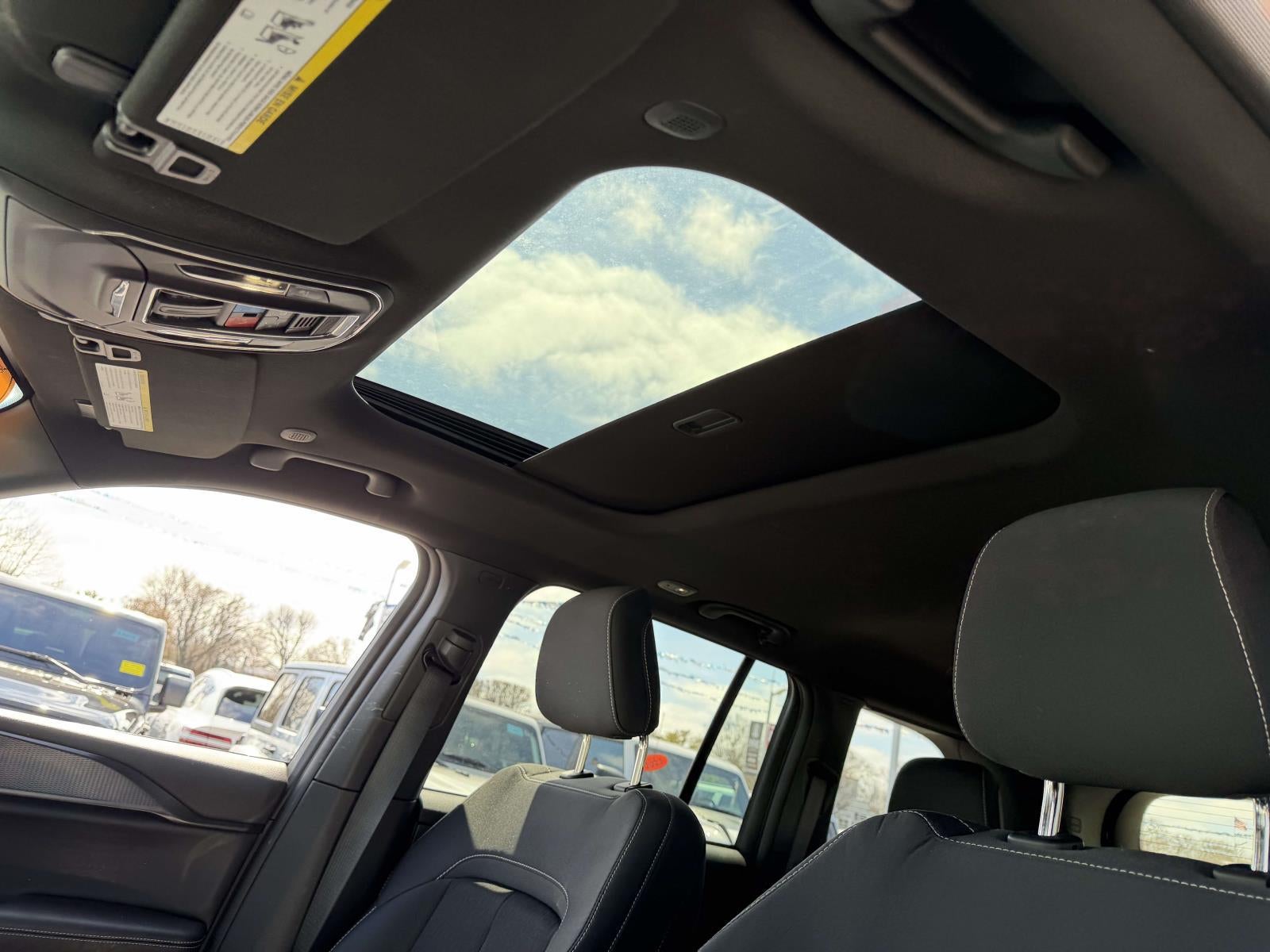 2025 Jeep Grand Cherokee Laredo X 4x4