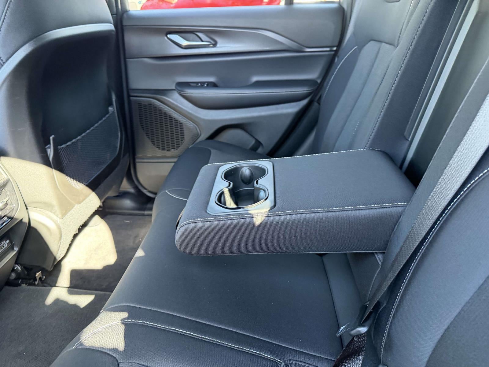 2025 Jeep Grand Cherokee Laredo X 4x4
