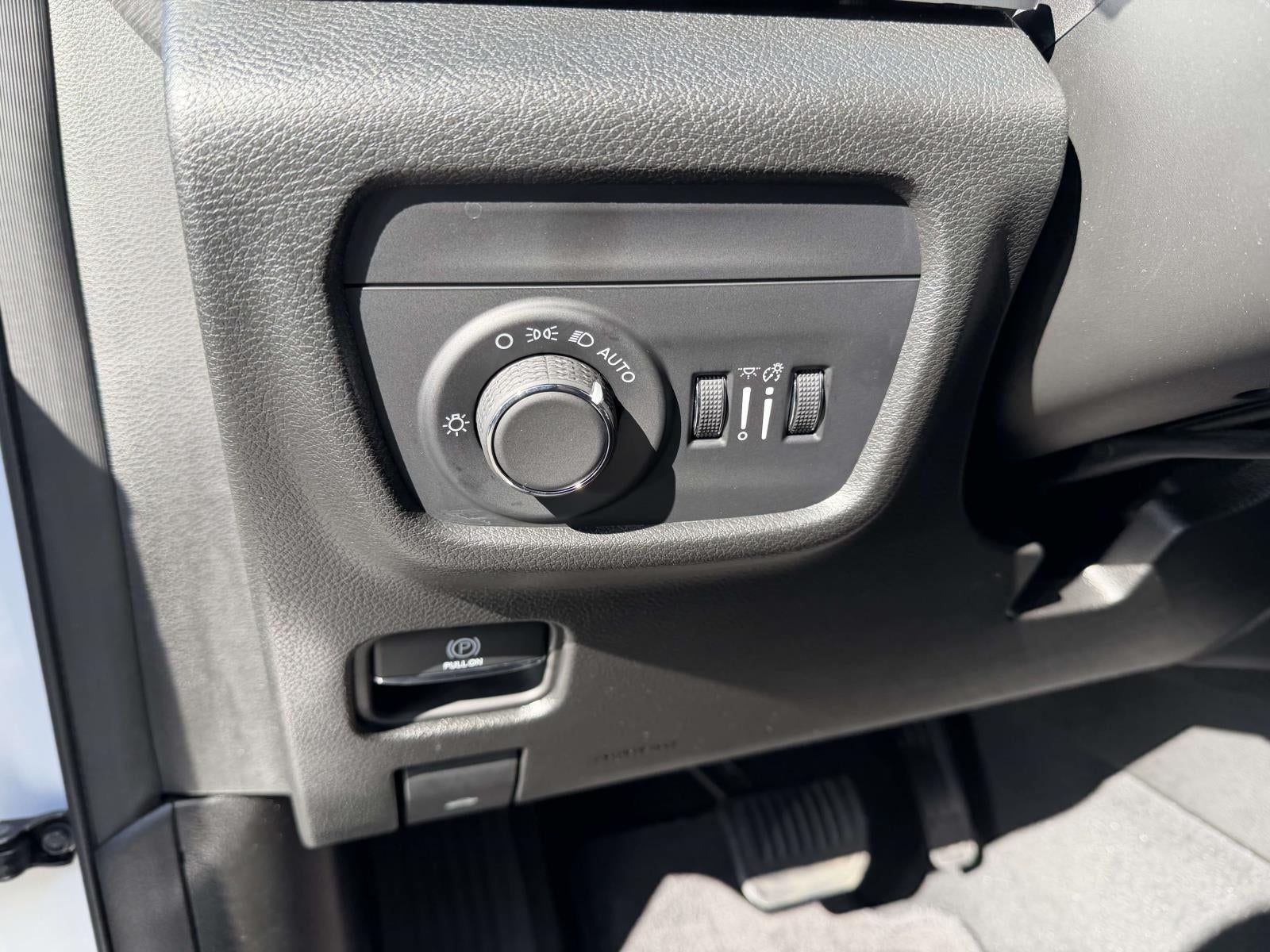 2025 Jeep Grand Cherokee Laredo X 4x4