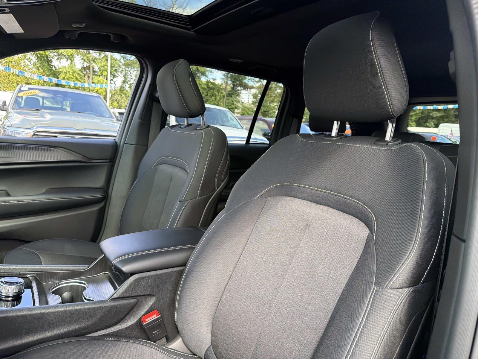 2025 Jeep Grand Cherokee Laredo X 4x4