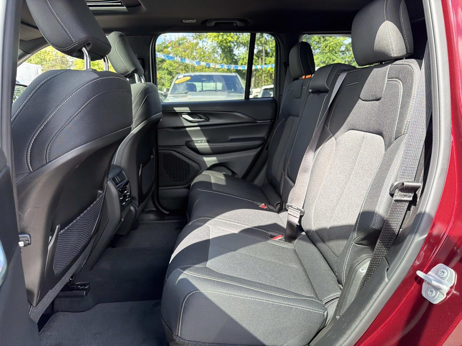 2025 Jeep Grand Cherokee Laredo X 4x4