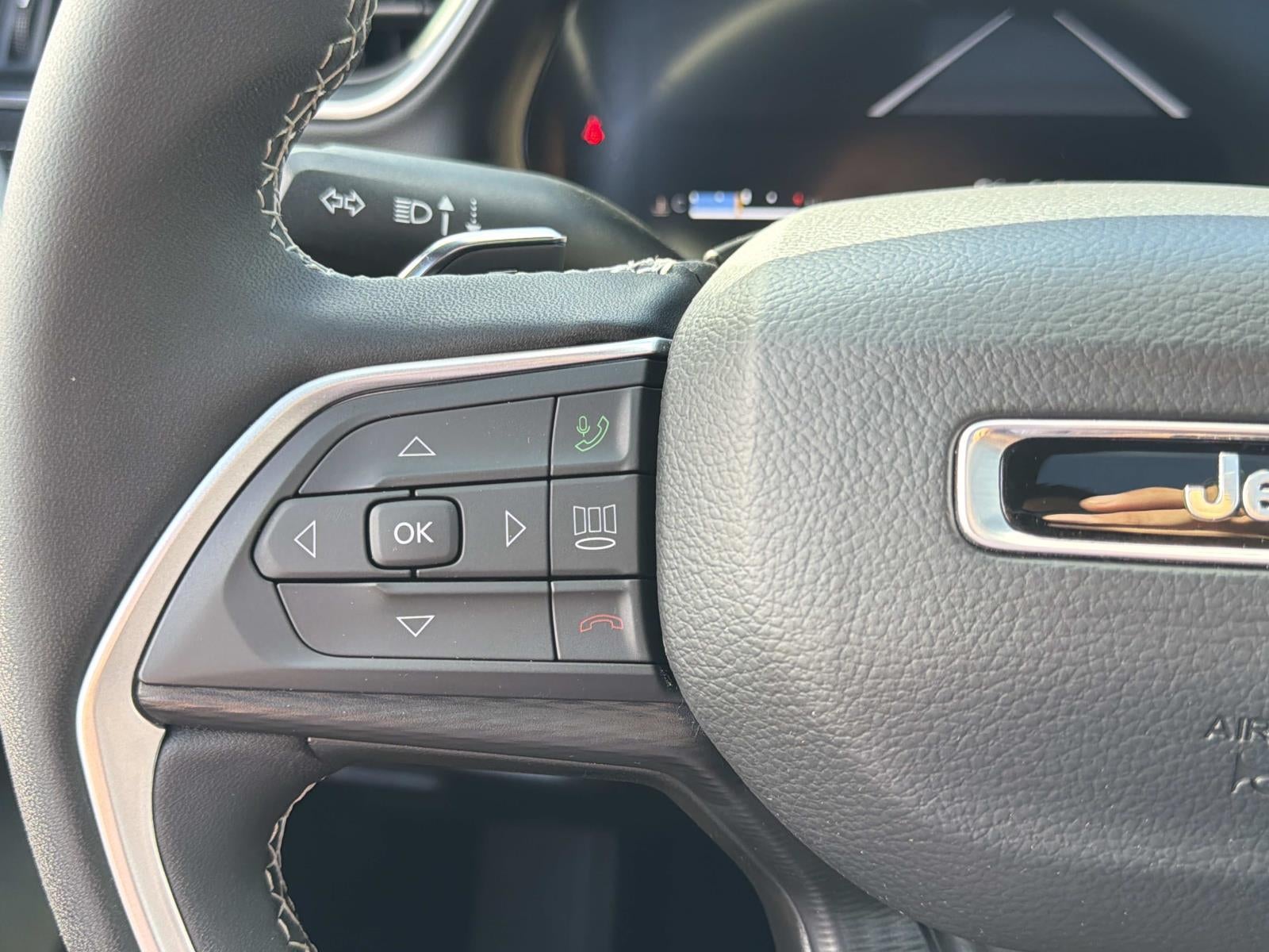 2025 Jeep Grand Cherokee Laredo X 4x4