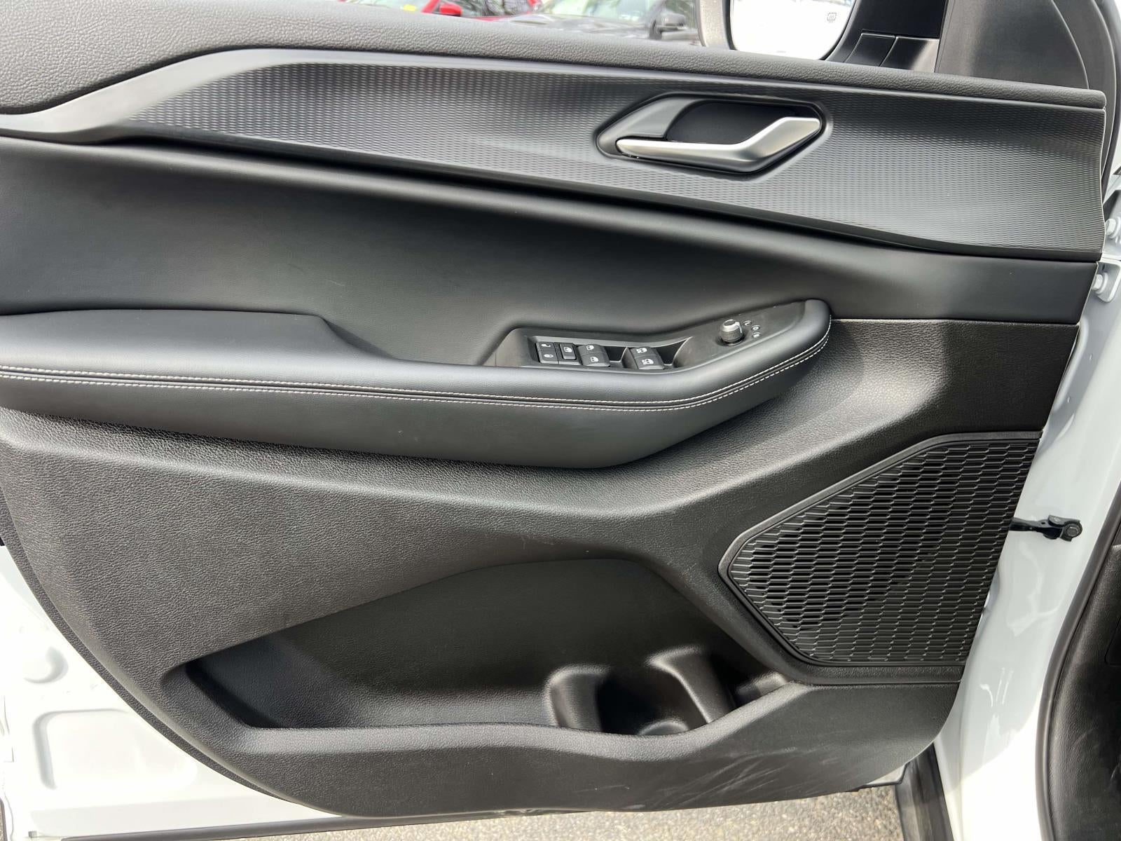 2025 Jeep Grand Cherokee L Laredo X 4x4