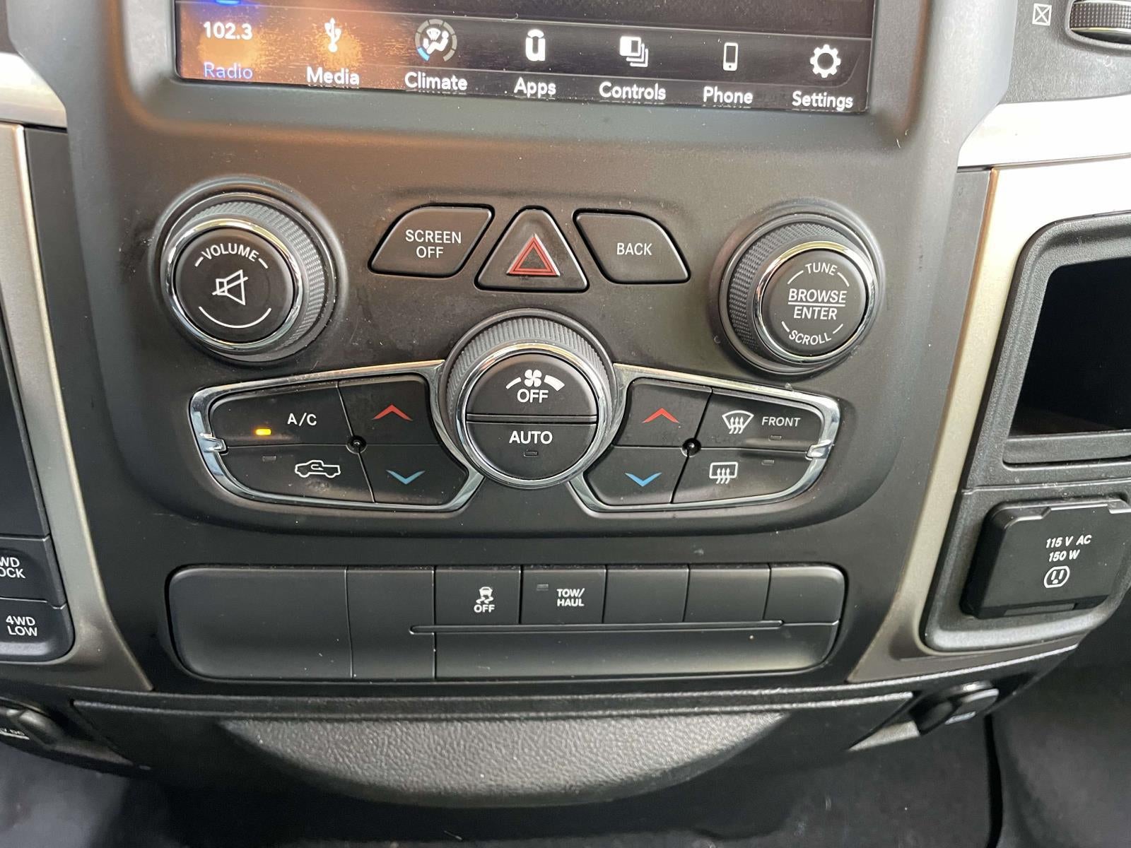 2019 RAM 1500 Classic SLT Crew Cab 4x4 5'7' Box