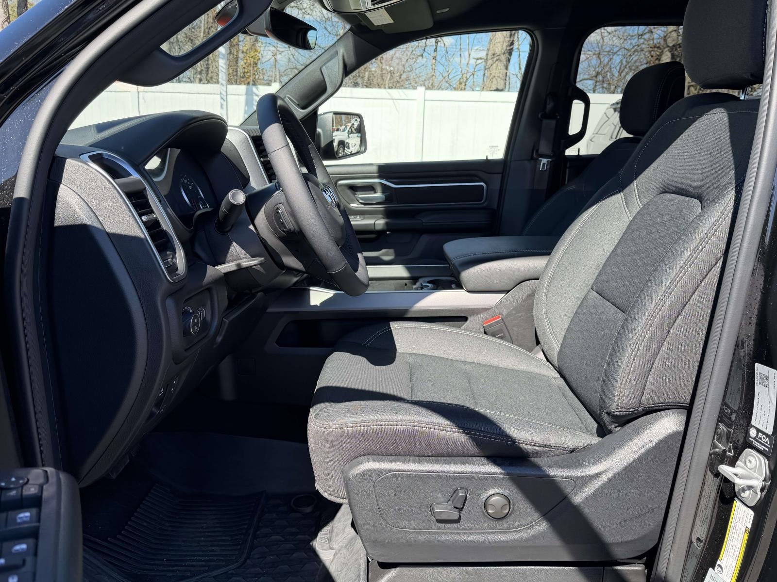 2025 RAM 1500 Big Horn Crew Cab 4x4 5'7' Box