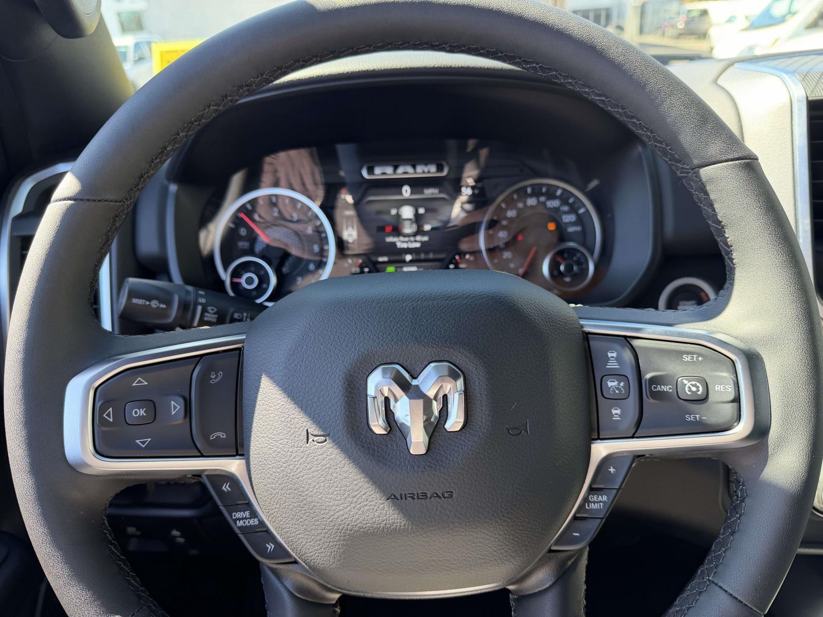 2025 RAM 1500 Big Horn Crew Cab 4x4 5'7' Box