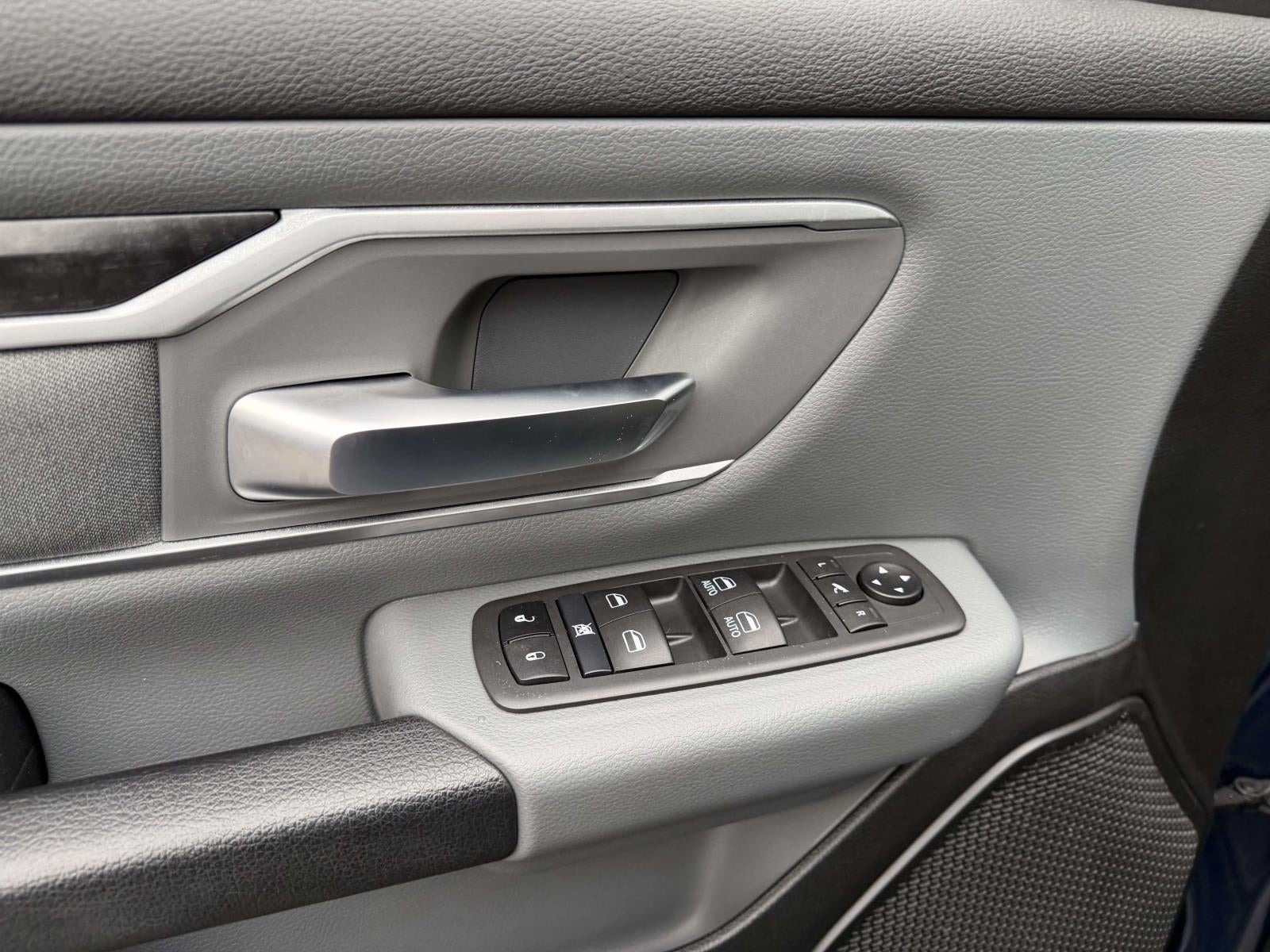 2021 RAM 1500 Big Horn Crew Cab 4x4 5'7' Box