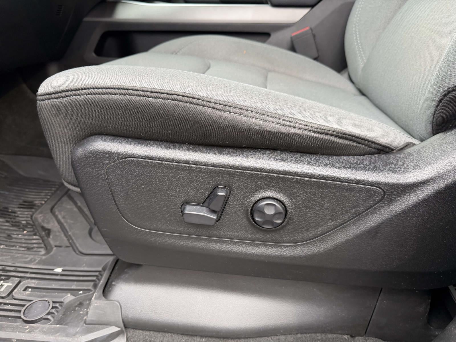 2021 RAM 1500 Big Horn Crew Cab 4x4 5'7' Box