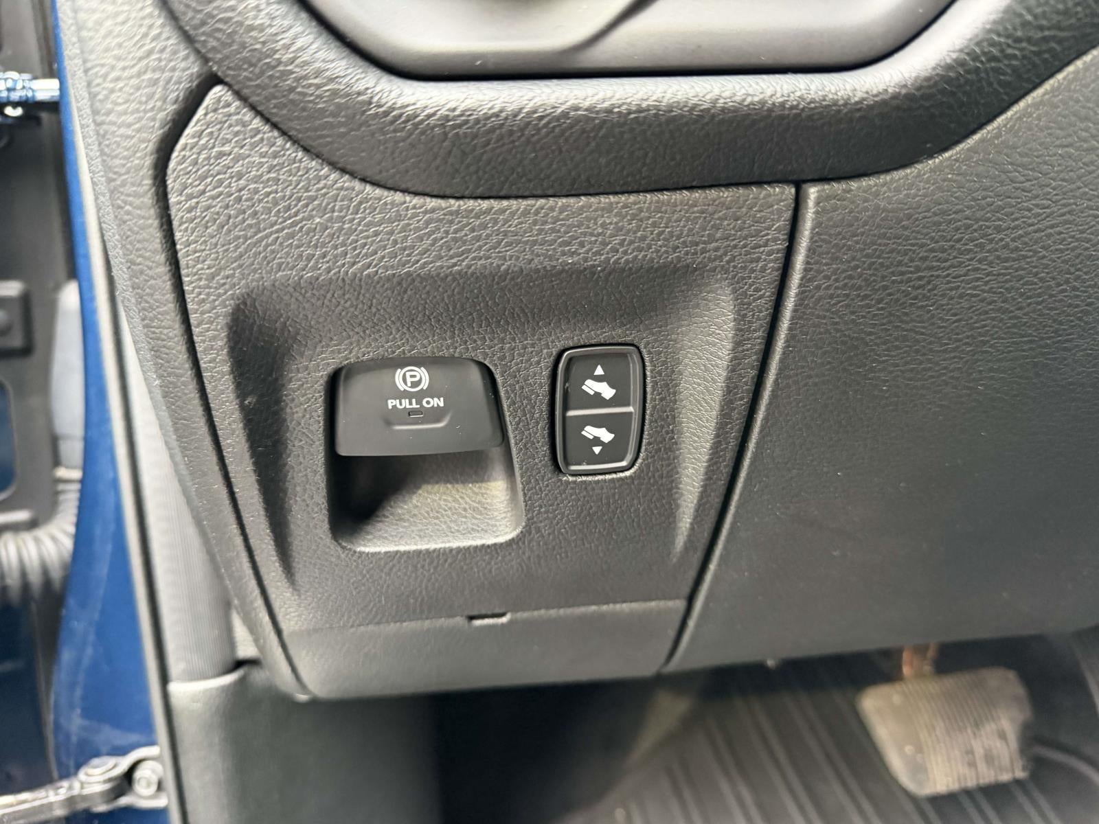 2021 RAM 1500 Big Horn Crew Cab 4x4 5'7' Box