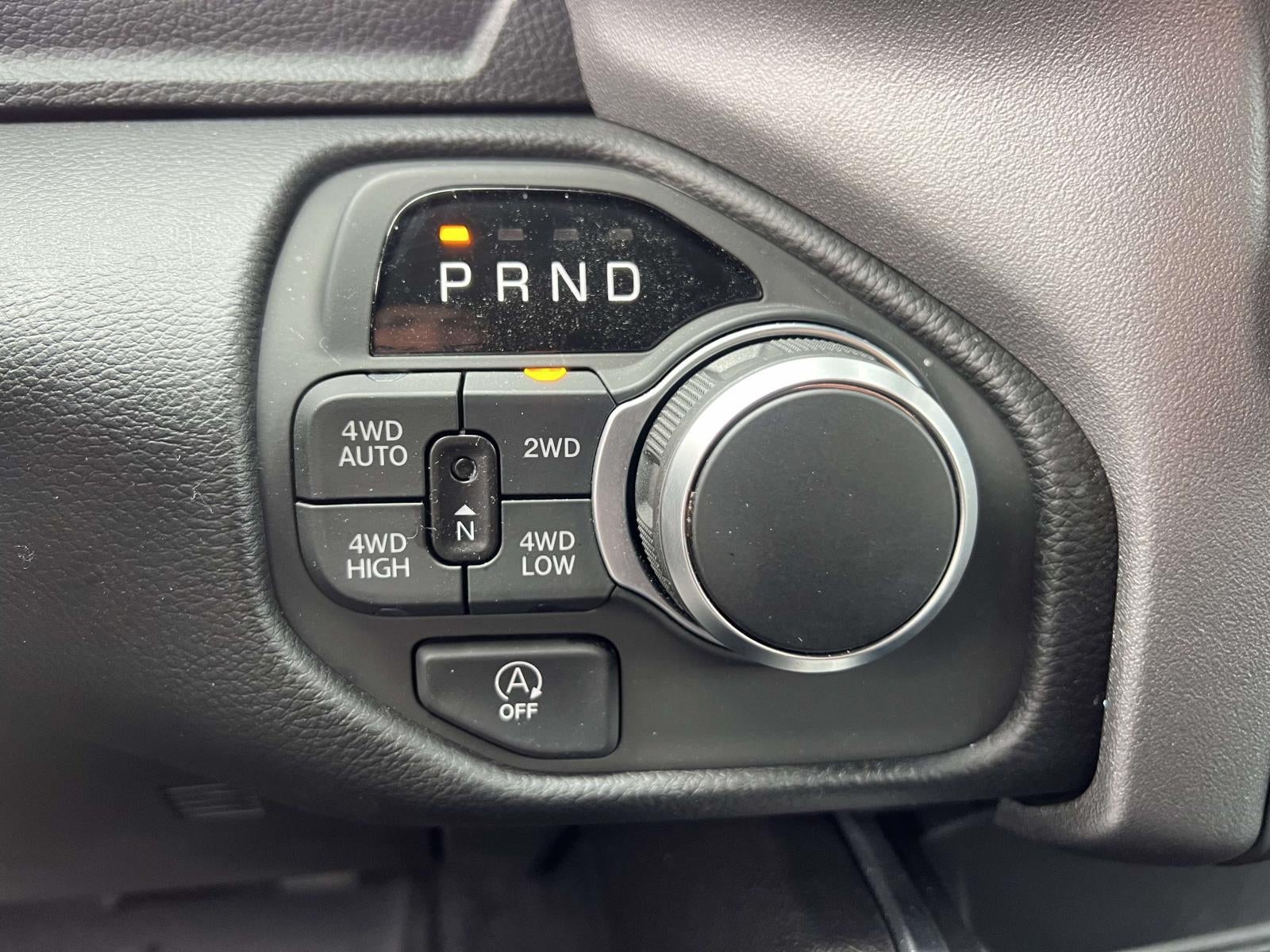 2025 RAM 1500 Big Horn Crew Cab 4x4 5'7' Box