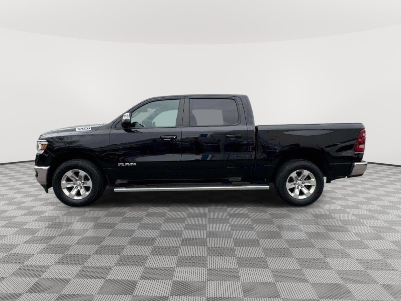 2024 RAM 1500 Laramie Crew Cab 4x4 5'7' Box
