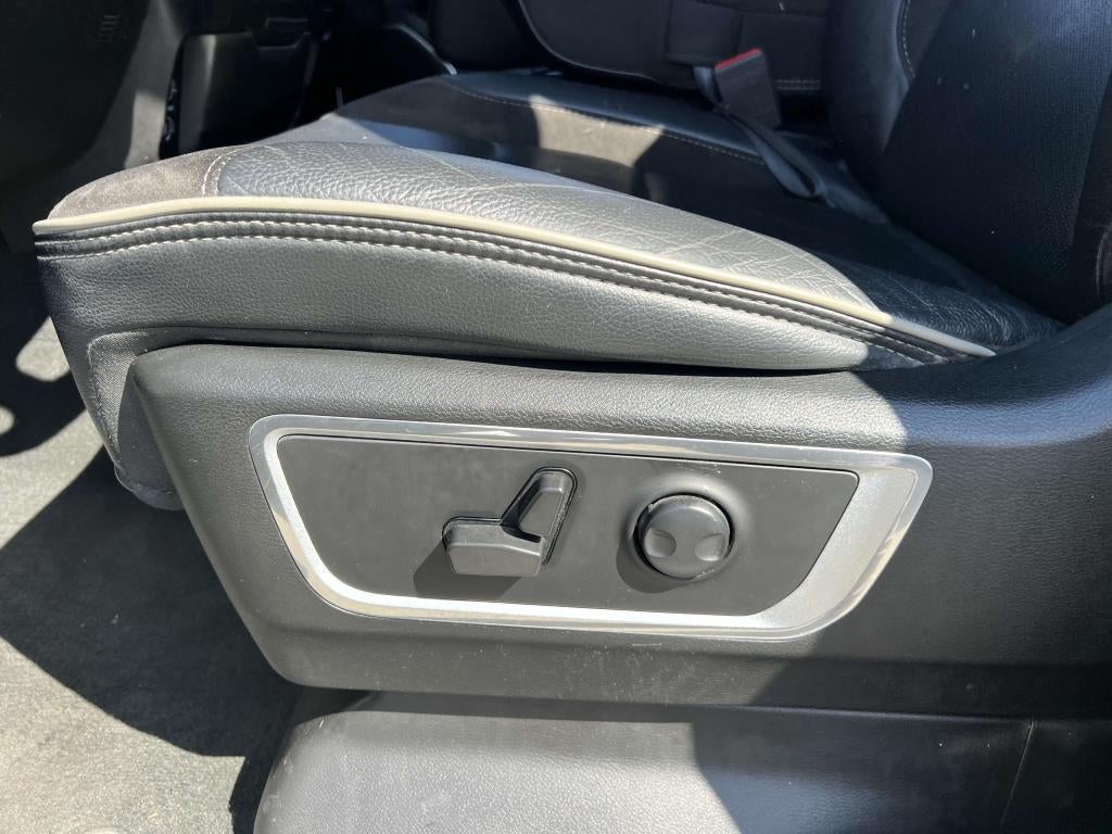 2023 RAM 1500 Laramie Crew Cab 4x4 5'7' Box