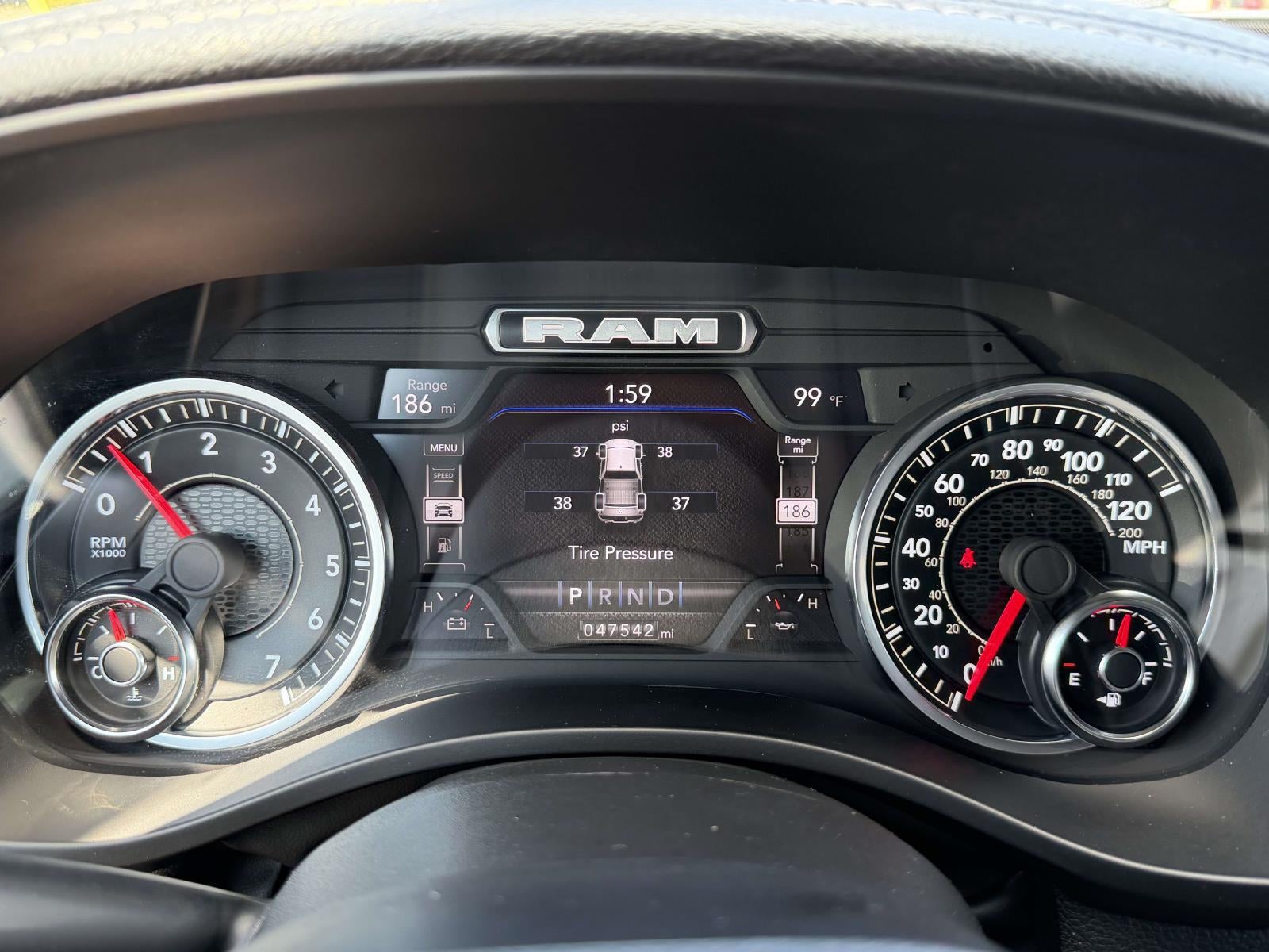 2023 RAM 1500 Laramie Crew Cab 4x4 6'4' Box