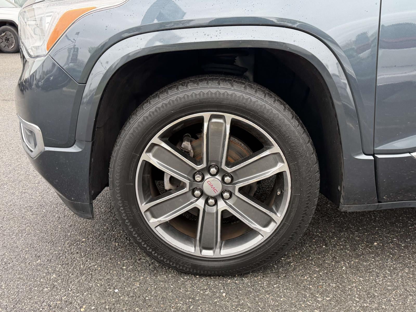 2019 GMC Acadia Denali - Photo 11