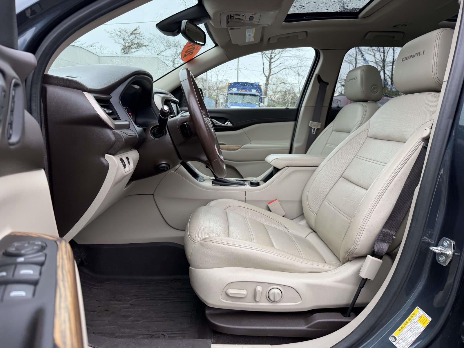 2019 GMC Acadia Denali - Photo 14