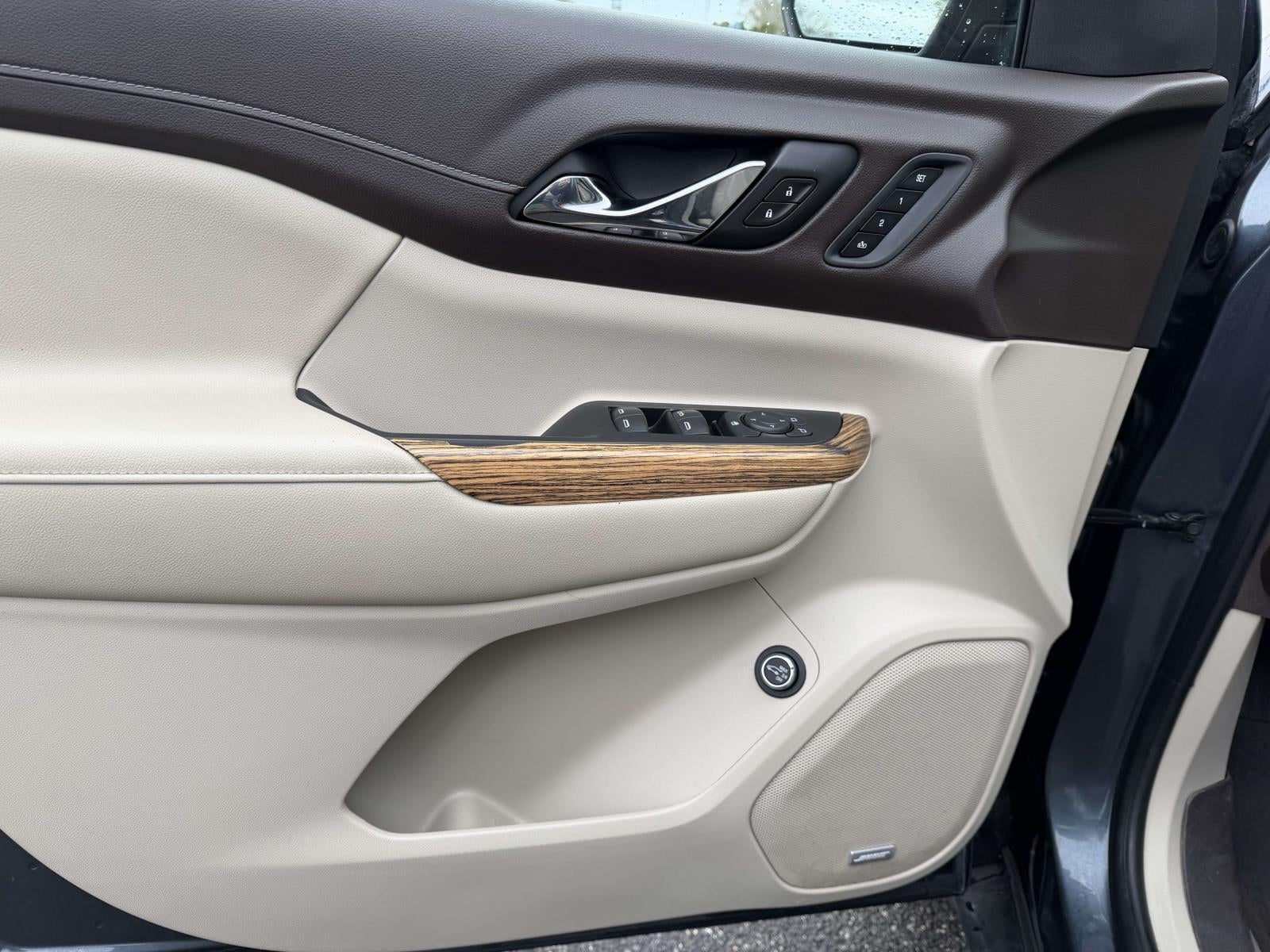 2019 GMC Acadia Denali - Photo 22