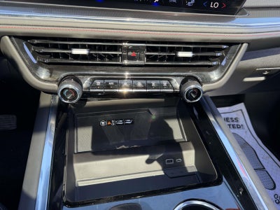 2025 Chevrolet Suburban RST