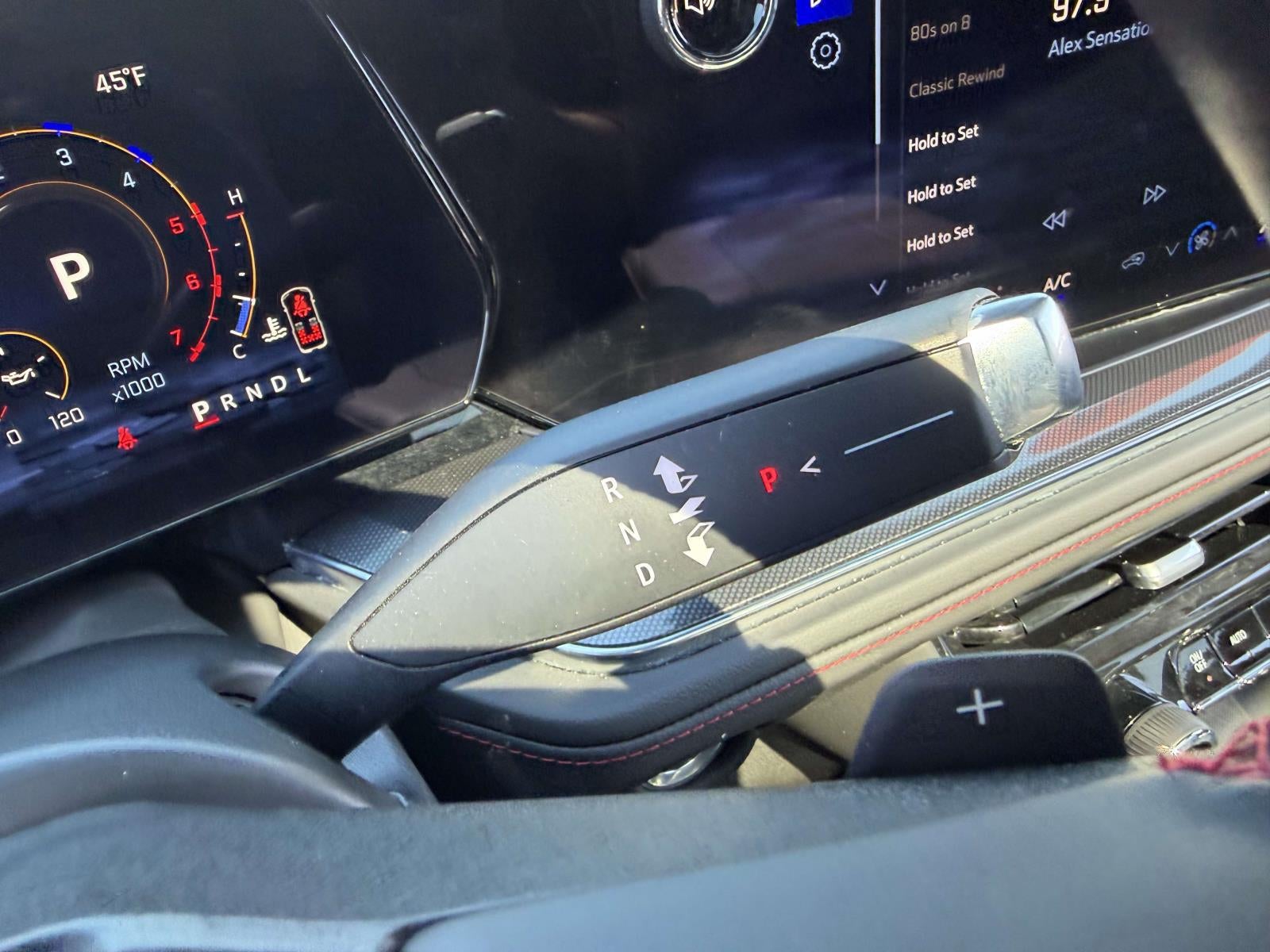 2025 Chevrolet Suburban RST