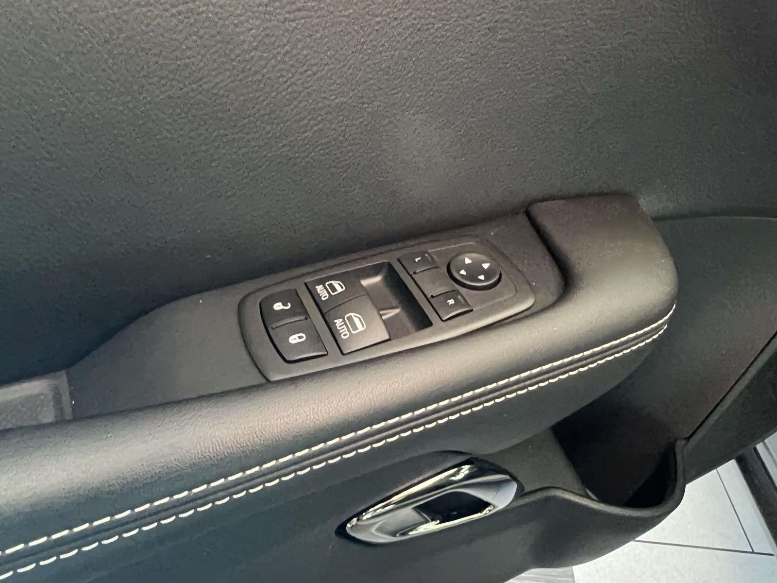 2022 Dodge Challenger SRT