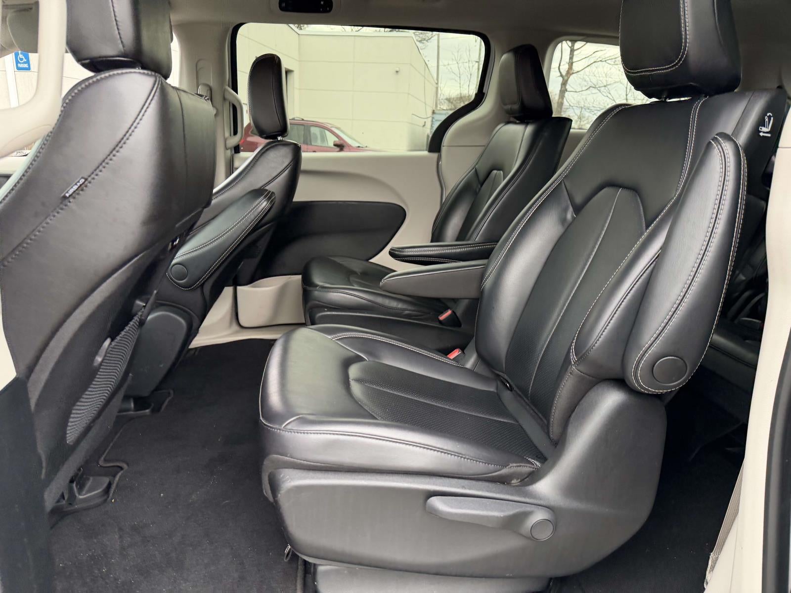 2023 Chrysler Pacifica Hybrid Touring L