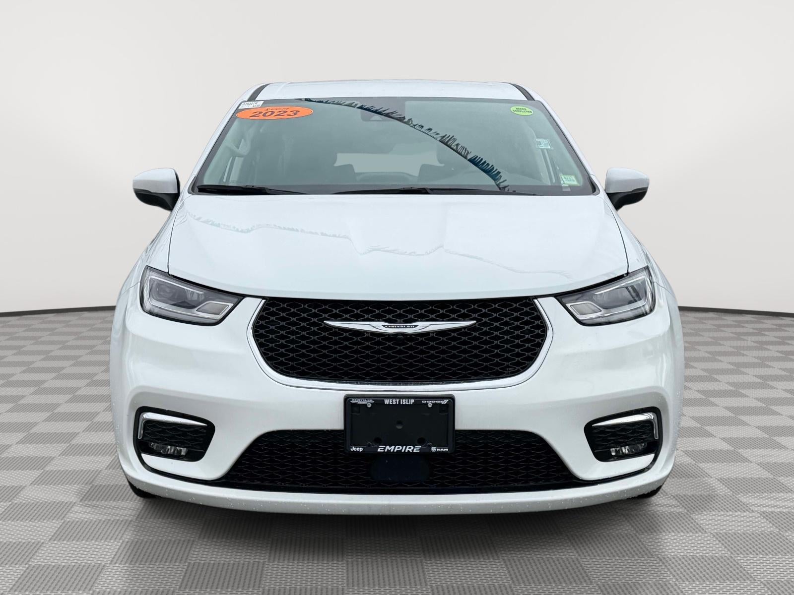 Used 2023 Chrysler Pacifica Hybrid Touring L with VIN 2C4RC1L70PR611806 for sale in West Islip, NY