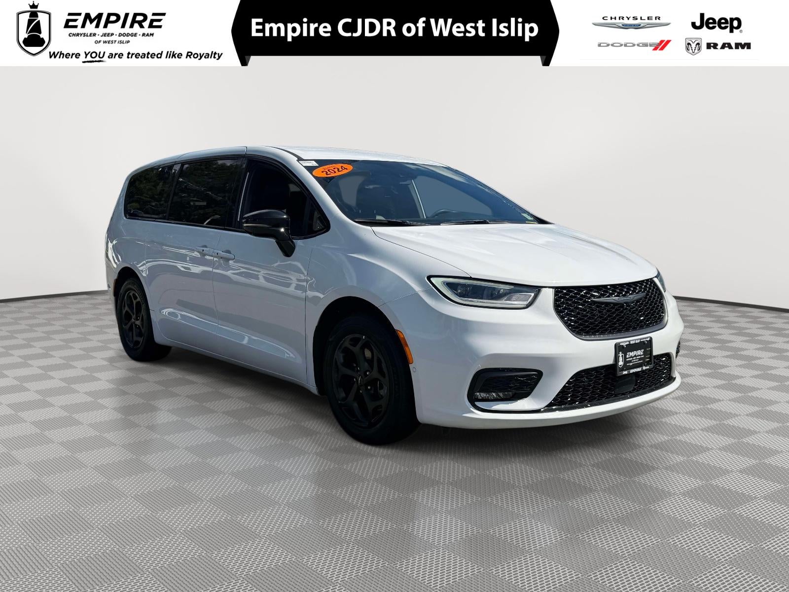 2024 Chrysler Pacifica PHEV Select