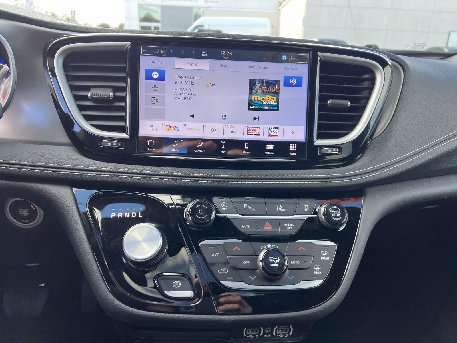 2025 Chrysler Pacifica PACIFICA SELECT AWD