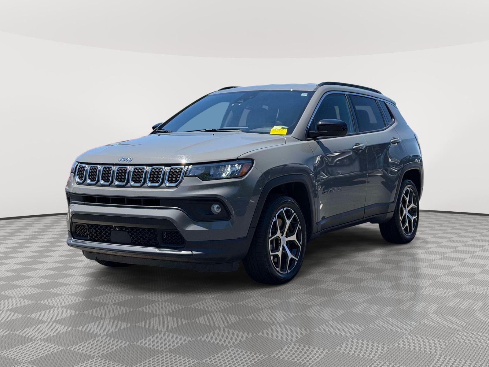Used 2024 Jeep Compass Latitude with VIN 3C4NJDBN7RT606074 for sale in West Islip, NY