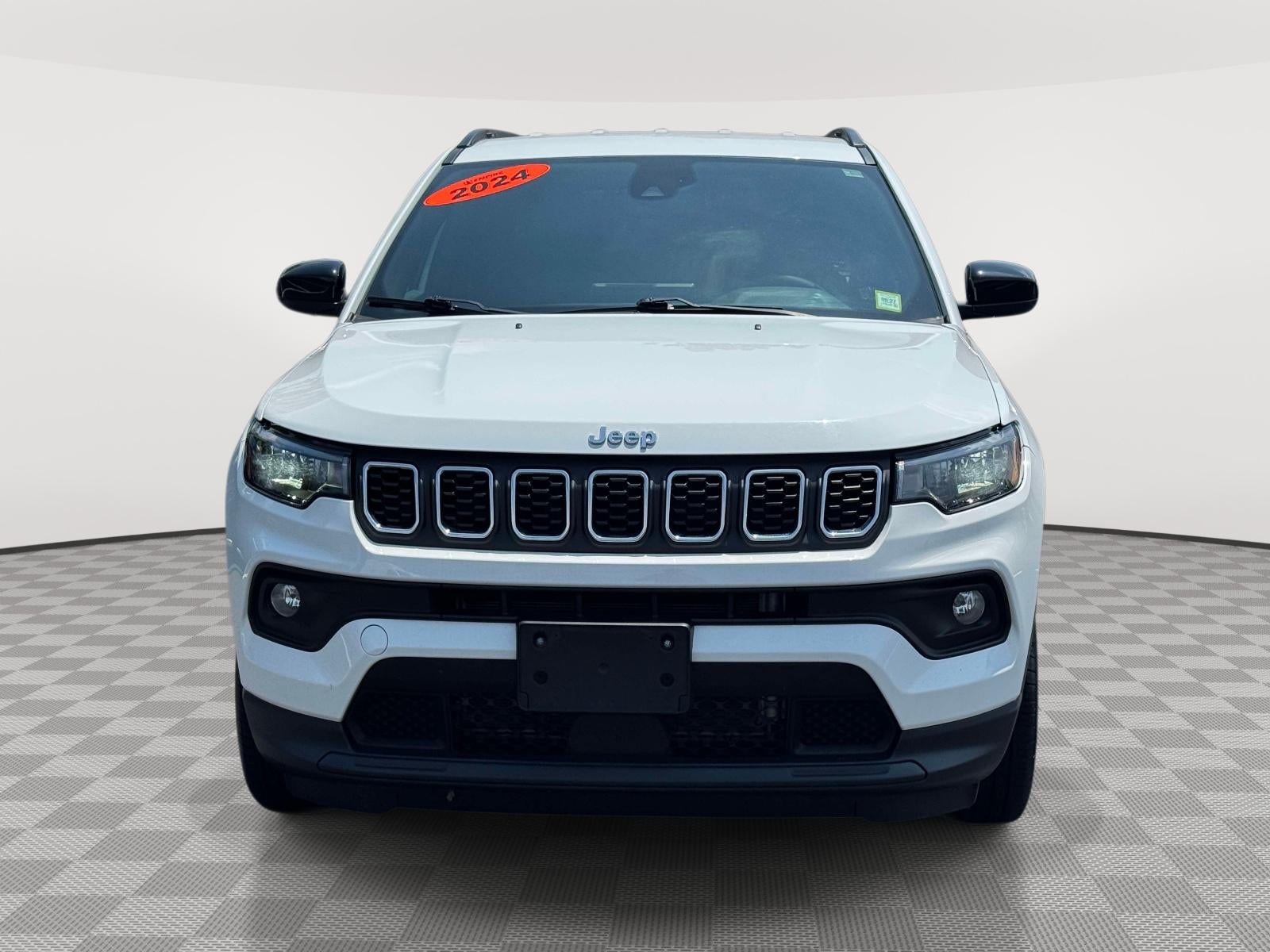 Used 2024 Jeep Compass Latitude with VIN 3C4NJDBNXRT110993 for sale in West Islip, NY