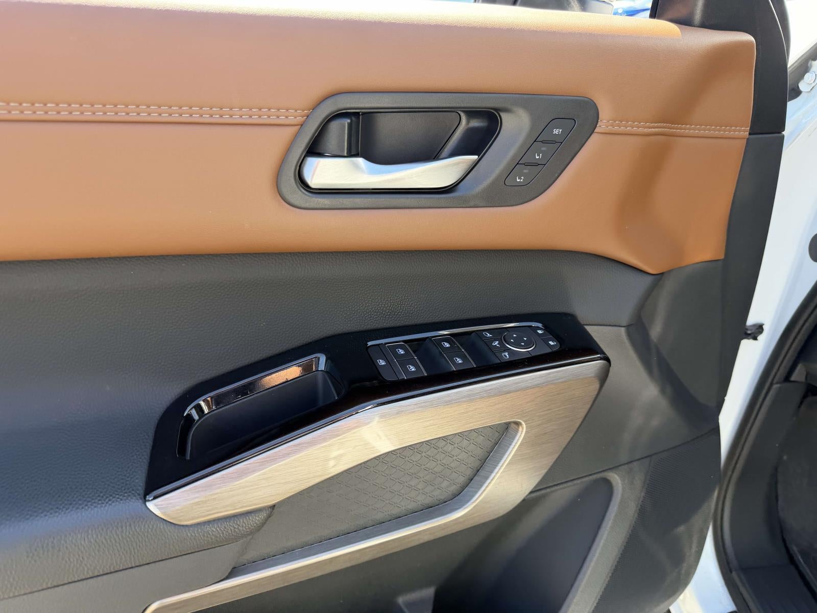 2025 Nissan Pathfinder Platinum 4WD