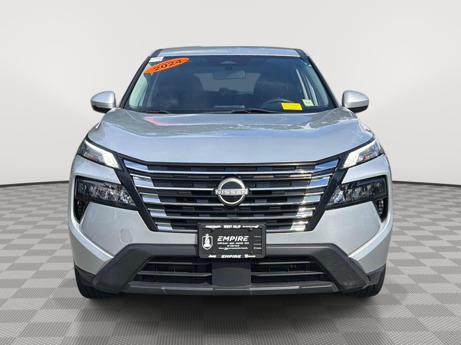 Used 2024 Nissan Rogue SV with VIN JN8BT3BB1RW435561 for sale in West Islip, NY