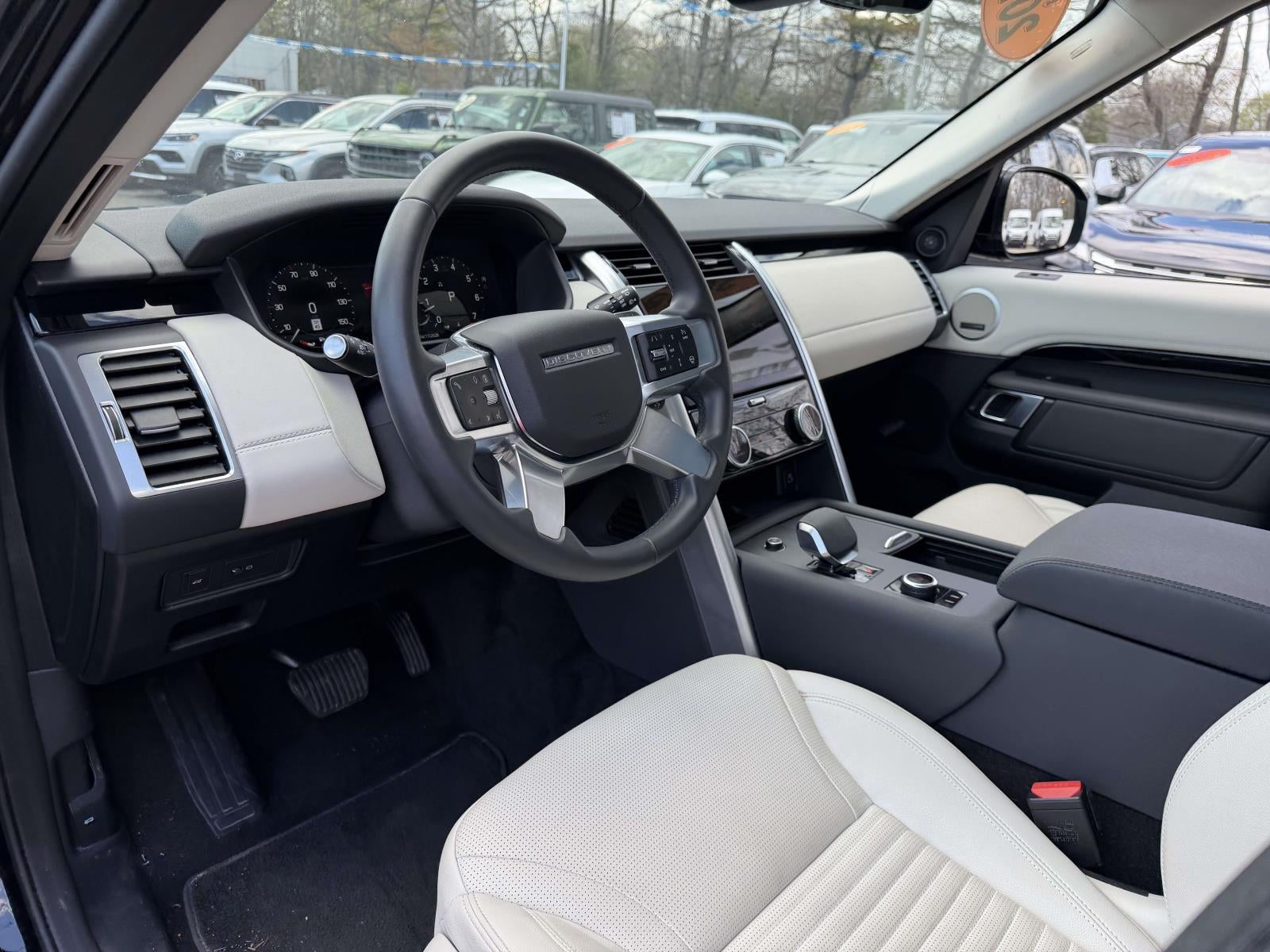 2025 Land Rover Discovery P300 S
