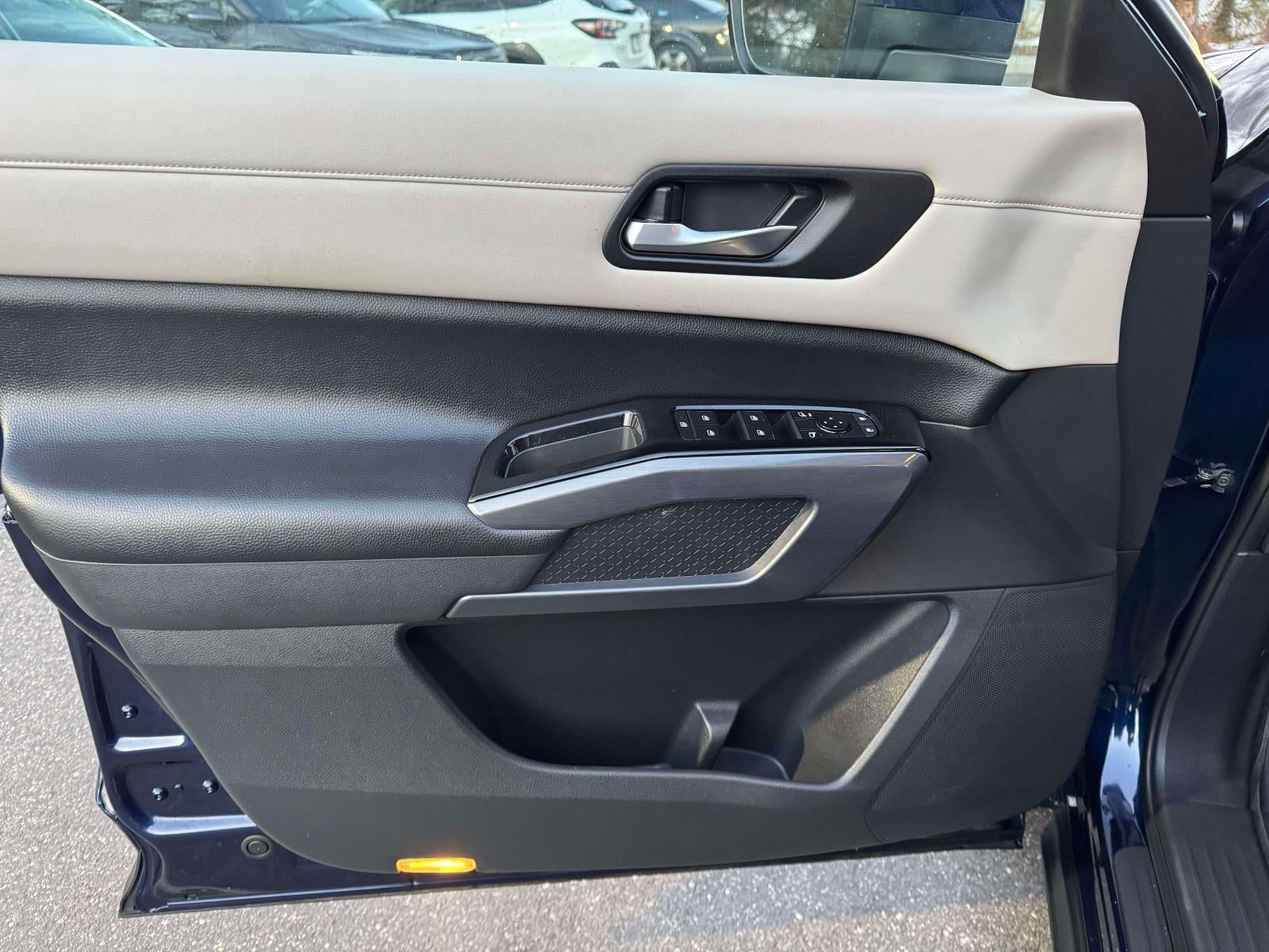 2022 Nissan Pathfinder SL 4WD