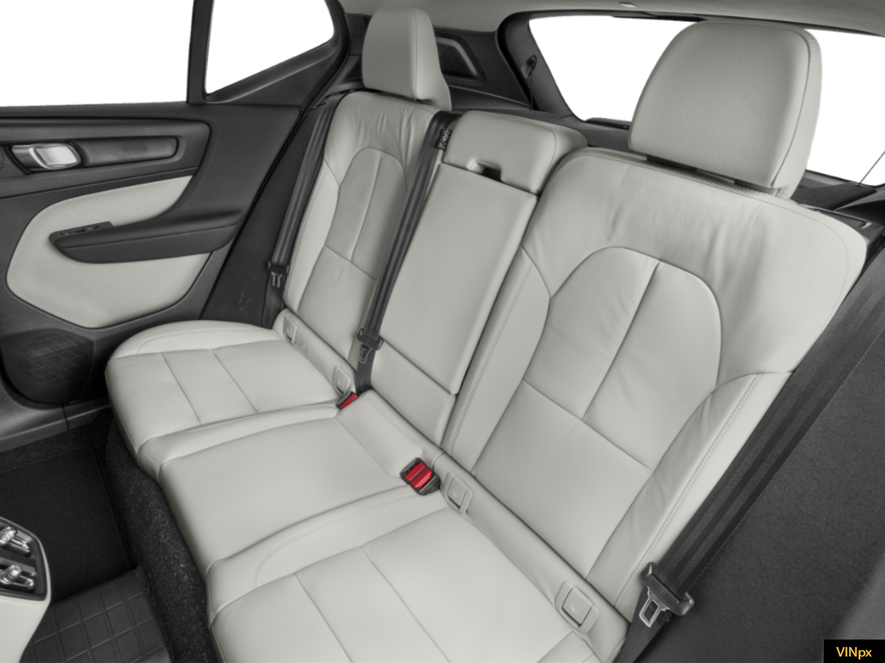 2022 Volvo XC40 T5 Momentum