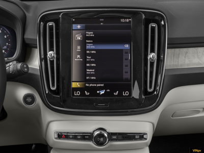 2022 Volvo XC40 T5 Momentum