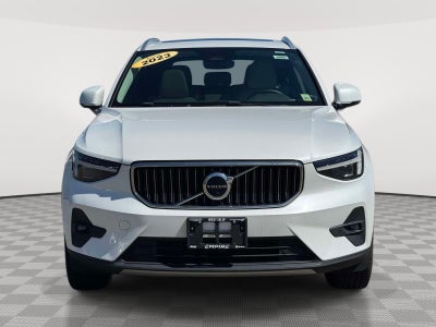 2023 Volvo XC40 B5 Ultimate Bright Theme
