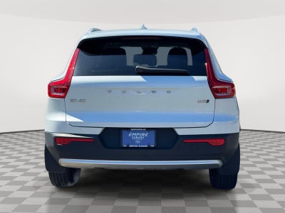 2023 Volvo XC40 B5 Ultimate Bright Theme