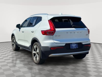 2023 Volvo XC40 B5 Ultimate Bright Theme