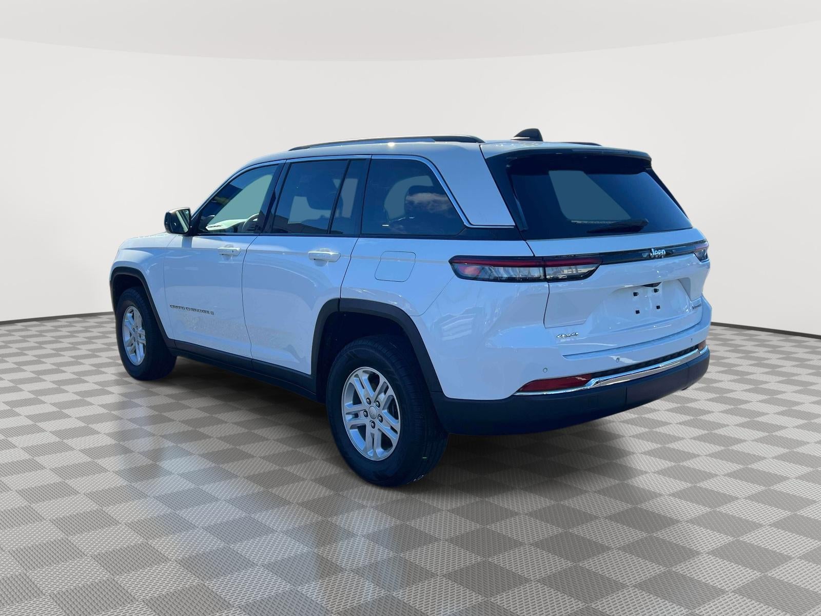 2023 Jeep Grand Cherokee Laredo